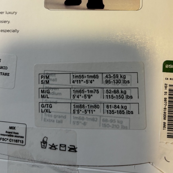 Ruby red elegant vine back-seam fashion tights made in Italy NWT - Picture 7 of 7